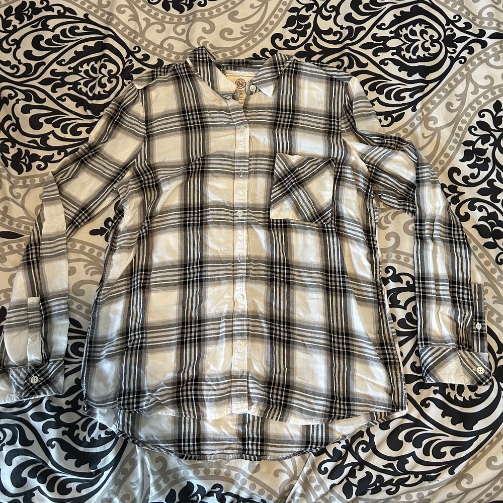Relaxed XL SO Plaid Lightweight Black and White Button-Up